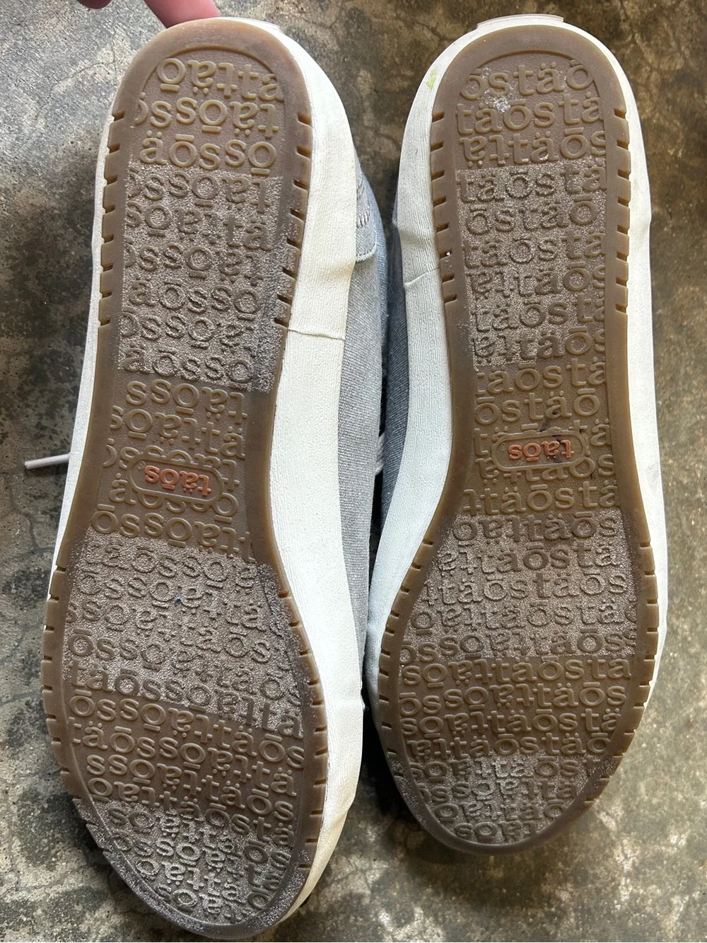 Taos Women Star Gray Canvas Fashion Sneaker Size 12